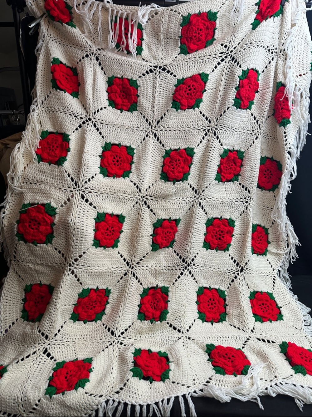 Vintage Handmade Crocheted Cream Fringe Blanket with Red Rose Appliqués - Picture 4 of 11
